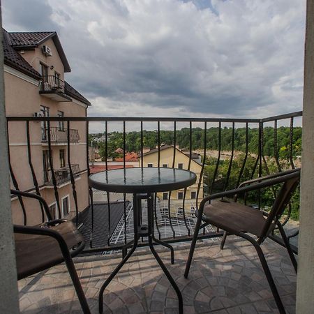 Apartments U Ratushi Kamianets-Podilskyi Exterior photo