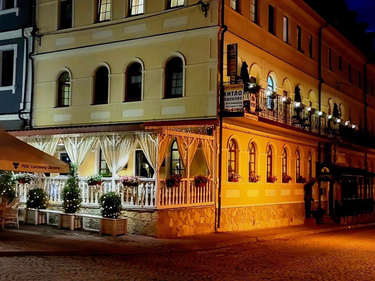 Apartments U Ratushi Kamianets-Podilskyi Exterior photo