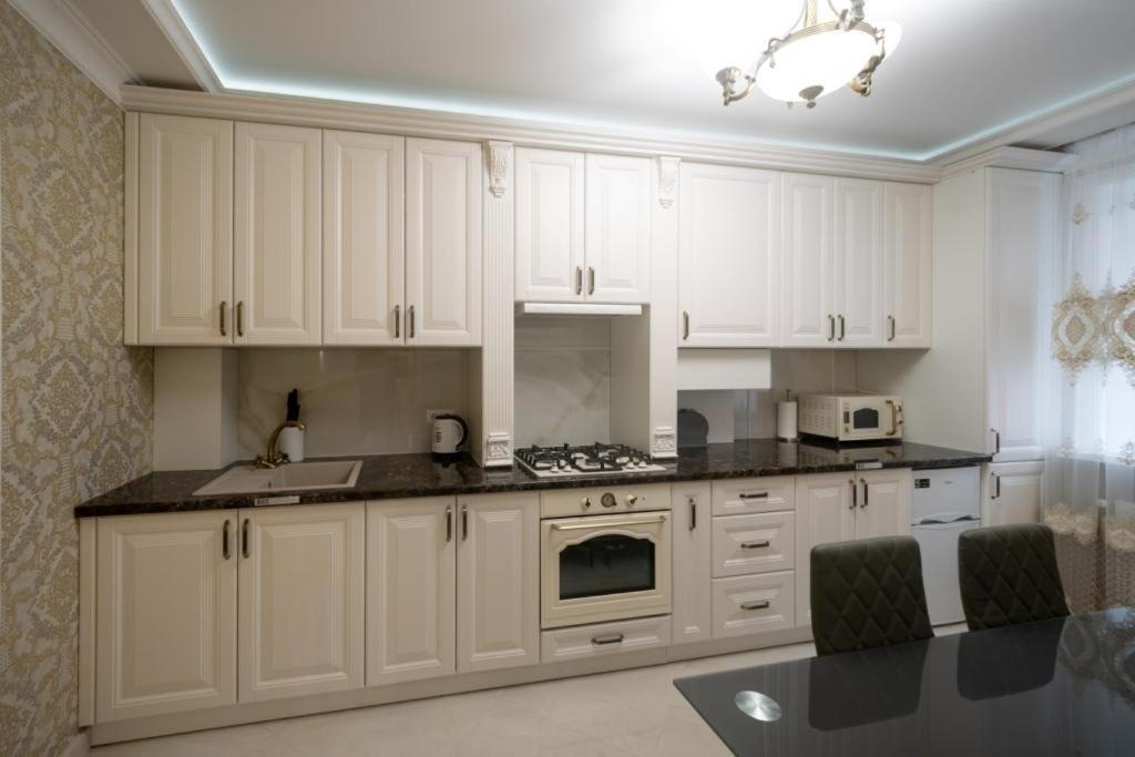 Apartments U Ratushi Kamianets-Podilskyi Exterior photo