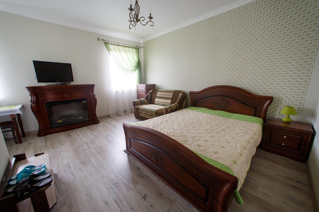 Apartments U Ratushi Kamianets-Podilskyi Exterior photo