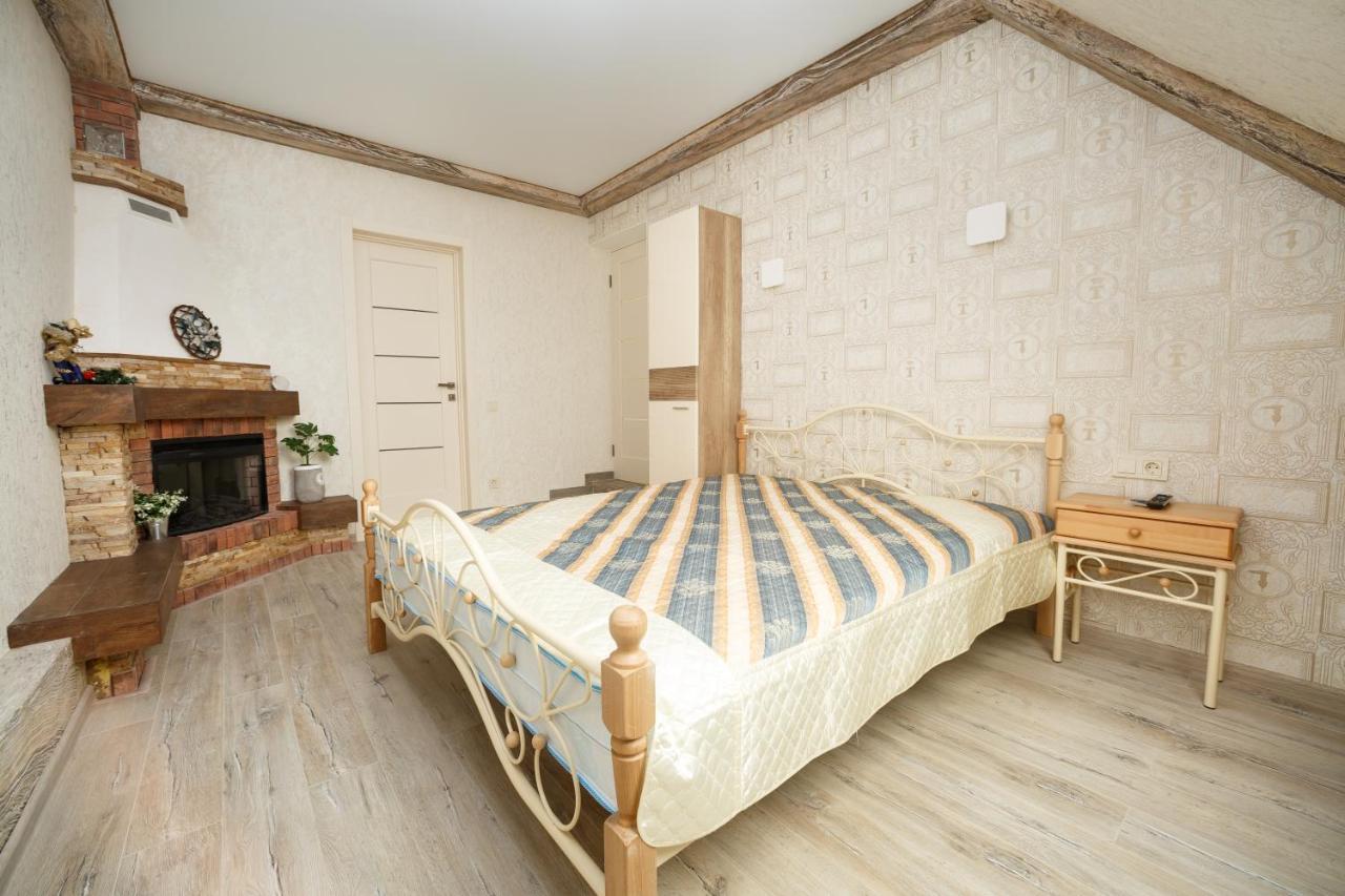Apartments U Ratushi Kamianets-Podilskyi Exterior photo